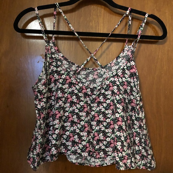 ⭐️ 2 for $10 ⭐️ Floral Crop Top - Picture 2 of 3